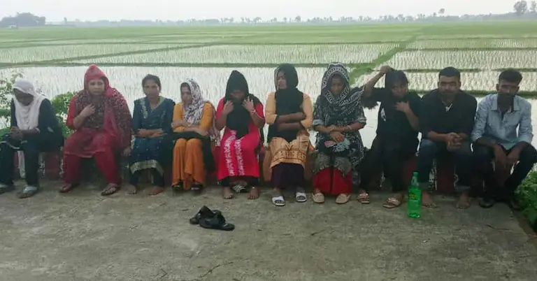 পুশ ইন হয়ে আসা ব্যক্তিরা